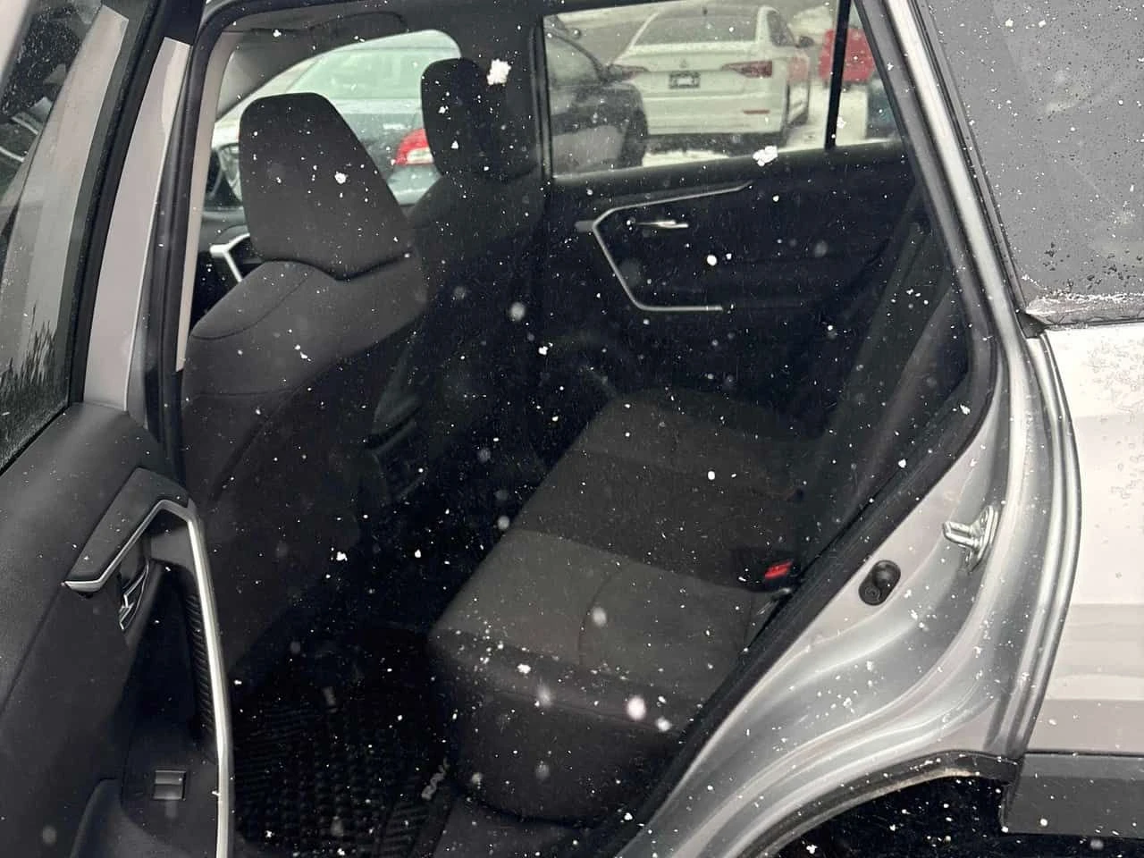 Toyota Rav4 * XLE * * ПАНОРАМА* * ПОДГРЕВ* , снимка 8 - Автомобили и джипове - 53892357