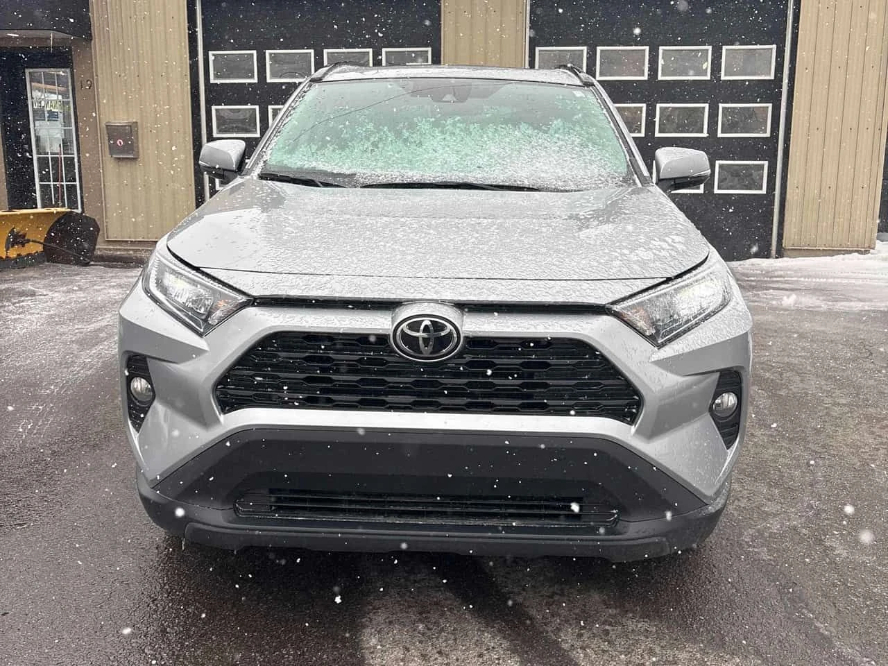 Toyota Rav4 * XLE * * ПАНОРАМА* * ПОДГРЕВ* , снимка 2 - Автомобили и джипове - 53892357