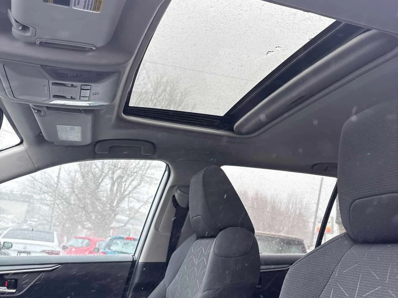 Toyota Rav4 * XLE * * ПАНОРАМА* * ПОДГРЕВ* , снимка 7 - Автомобили и джипове - 53892357