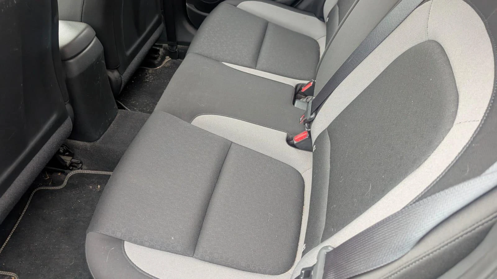 Hyundai Kona 1.6D , снимка 7 - Автомобили и джипове - 54122205