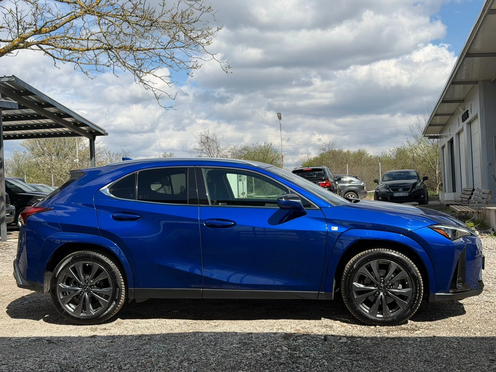 Lexus UX 250h Facelift/F Sport/HUD/В гаранция , снимка 4 - Автомобили и джипове - 54148710