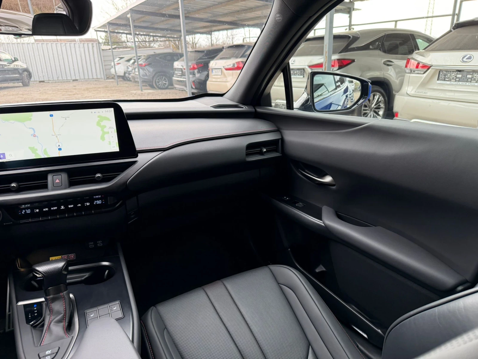 Lexus UX 250h Facelift/F Sport/HUD/В гаранция , снимка 11 - Автомобили и джипове - 54148710