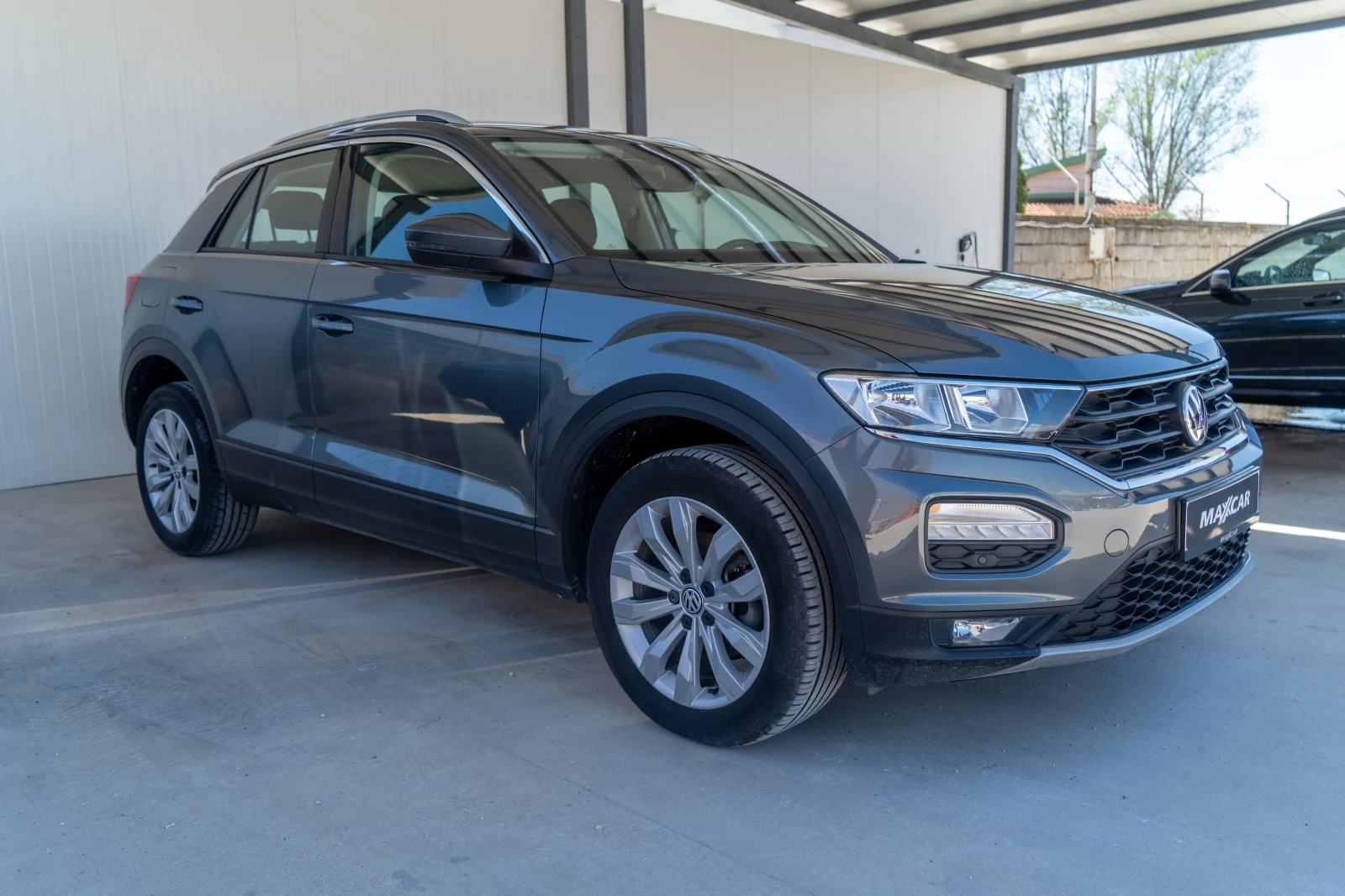 VW T-Roc 2019 = 25K KM = РЪЧКА = ЛИЗИНГ = ГАРАНЦИЯ = ТОП, снимка 3 - Автомобили и джипове - 54699378
