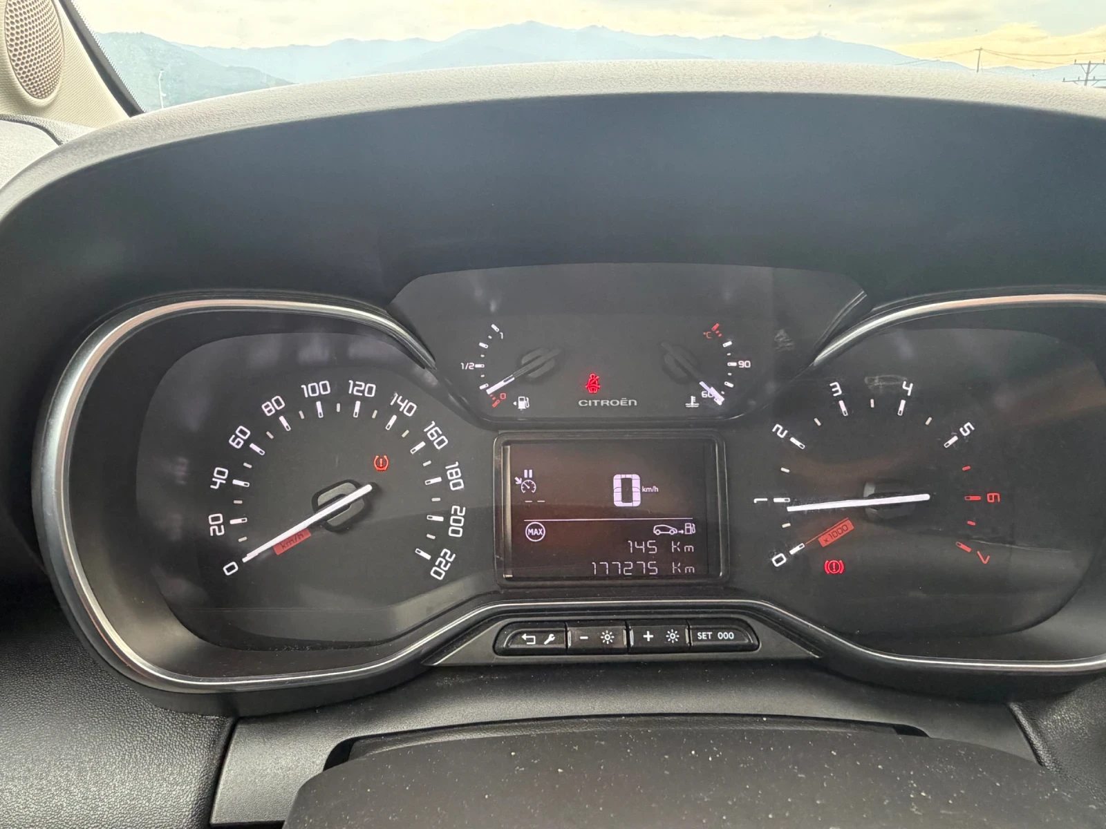 Citroen C3 Aircross 1.6 HDI SHINE, снимка 14 - Автомобили и джипове - 55148320