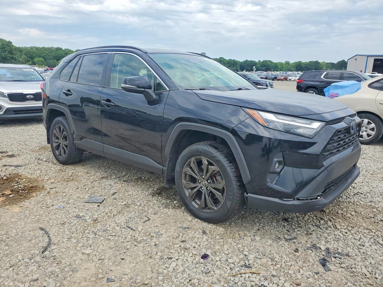 Toyota Rav4 2022 TOYOTA RAV4 XLE PREMIUM