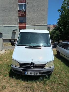     Mercedes-Benz 208