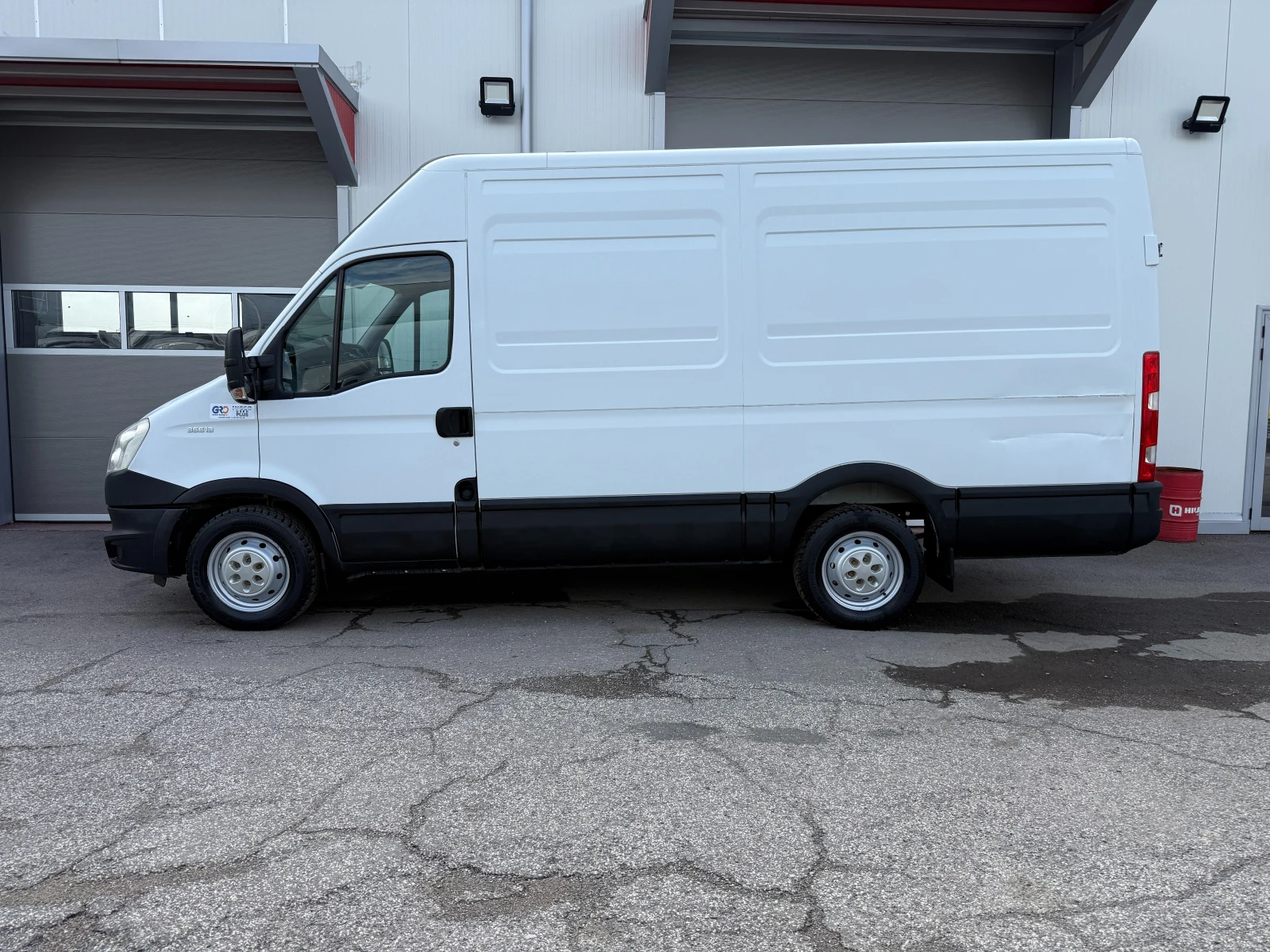 Iveco Daily 2.3 35S13-12 КУБ. , снимка 2 - Бусове и автобуси - 55223916