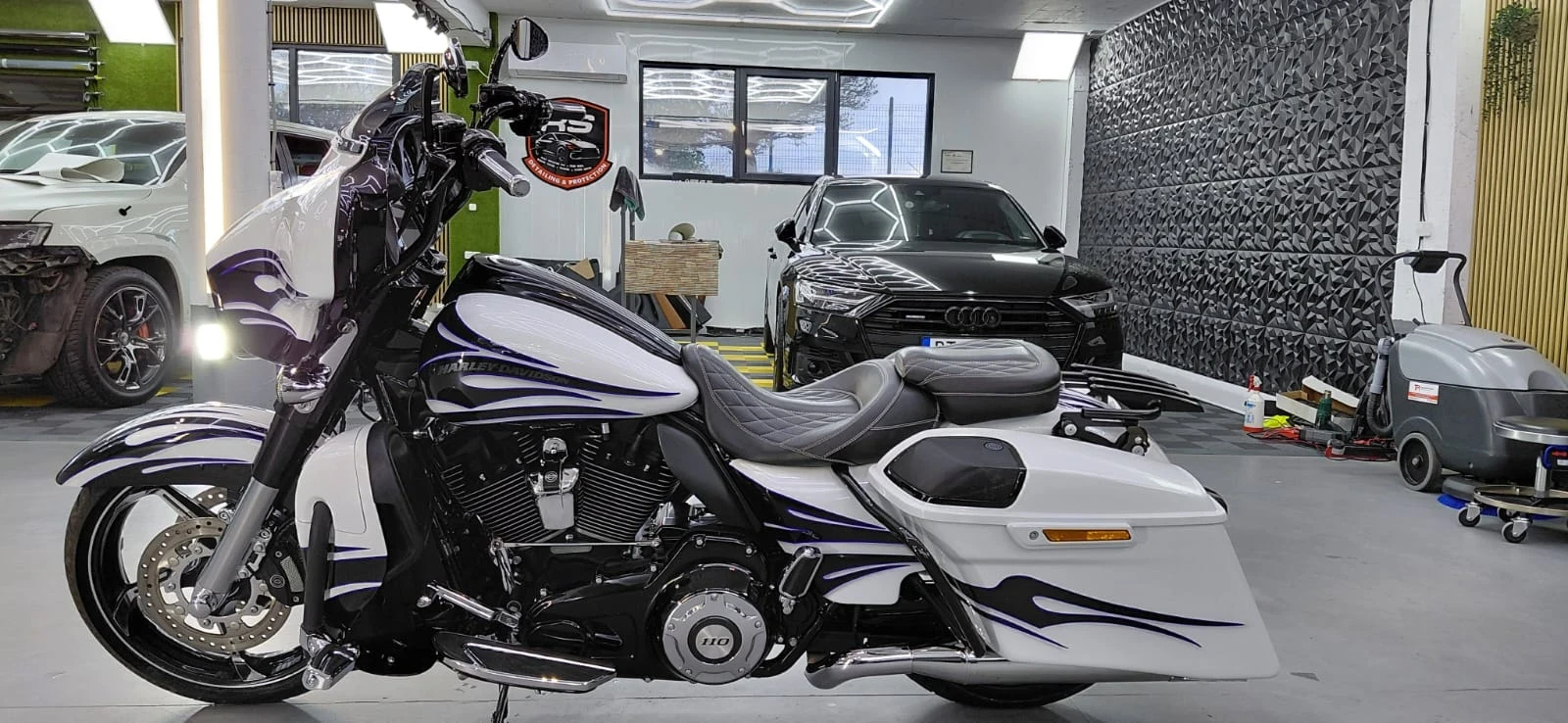 Harley-Davidson CVO, снимка 10 - Мотоциклети и мототехника - 54401713