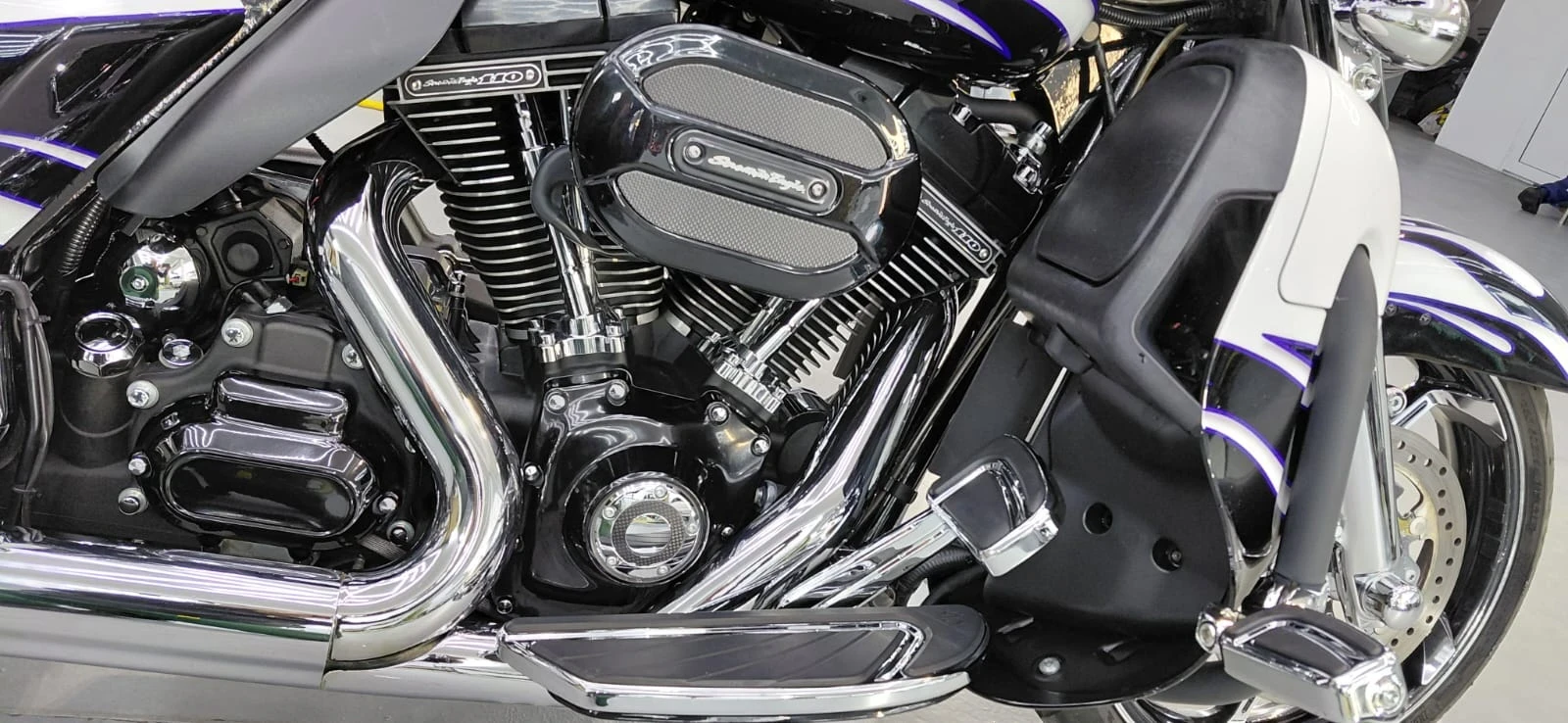 Harley-Davidson CVO, снимка 12 - Мотоциклети и мототехника - 54401713
