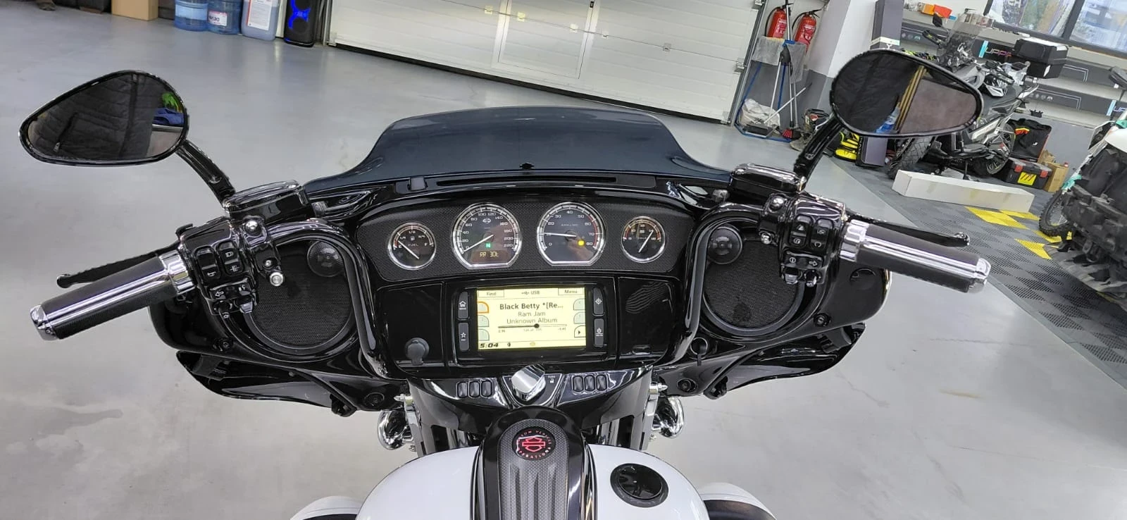 Harley-Davidson CVO, снимка 3 - Мотоциклети и мототехника - 54401713