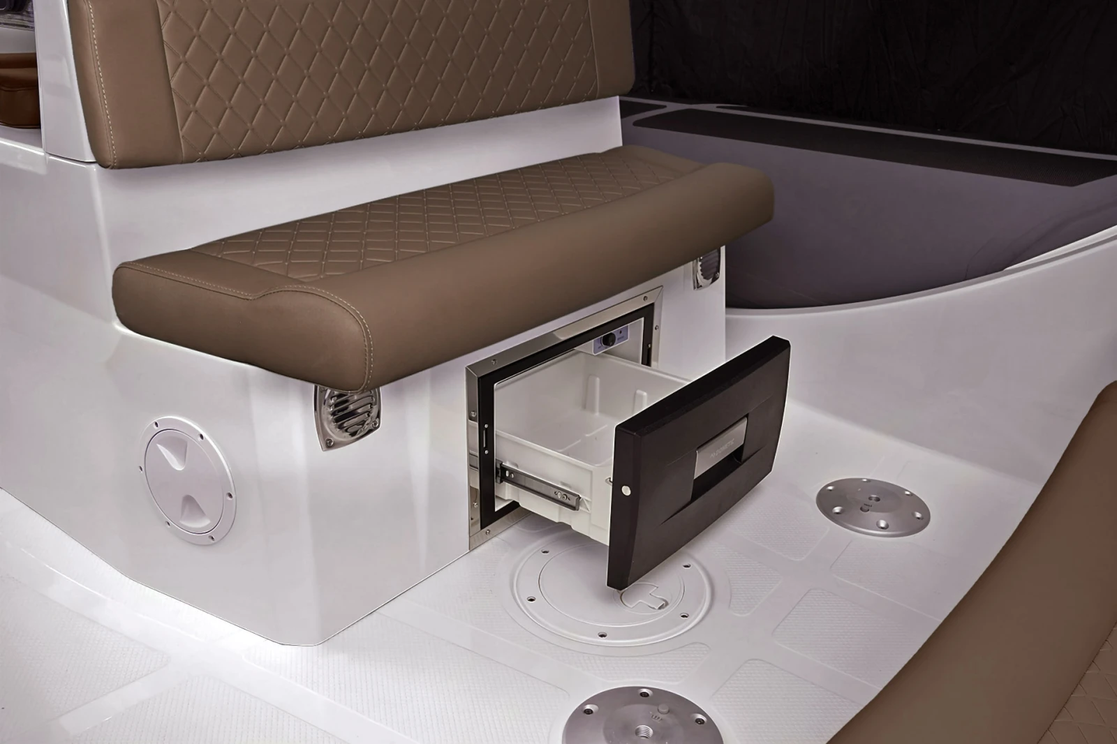 Надуваема лодка Brig E8 - изображение 10