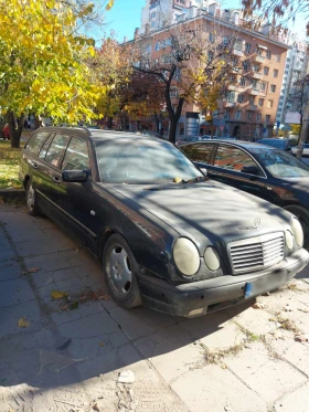 Mercedes-Benz E 220, снимка 2