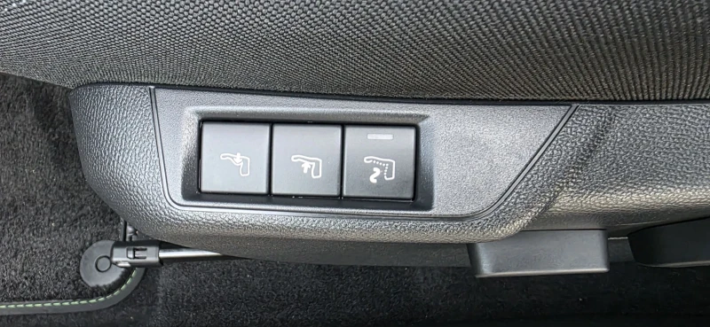 Peugeot 2008 1.5 HDI-GT-LINE* AUTOMATIK* PANORAMA* LED* FULLPAC, снимка 9 - Автомобили и джипове - 52329021