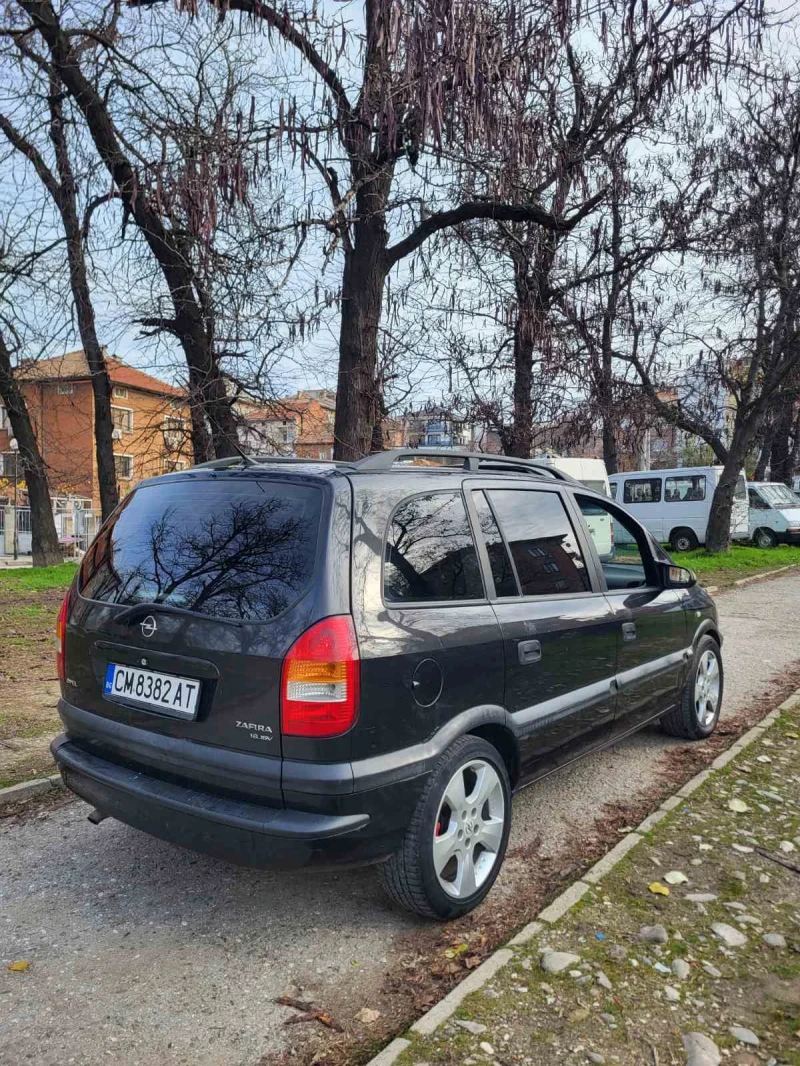 Opel Zafira 1.6 101к.с., снимка 4 - Автомобили и джипове - 52730219