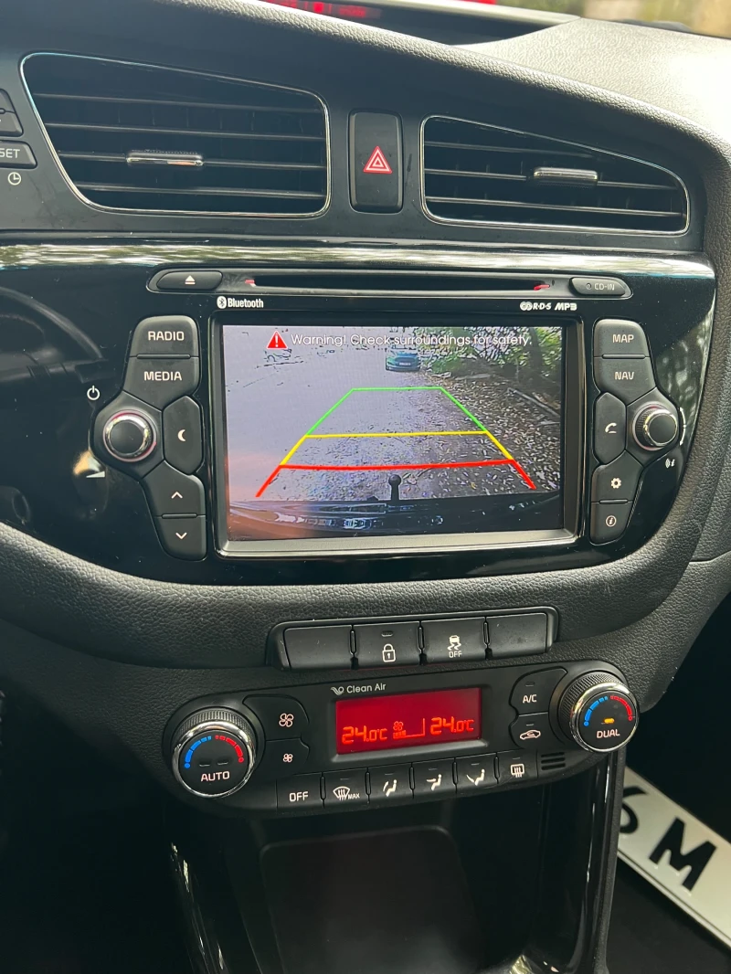 Kia Ceed 1.6, снимка 8 - Автомобили и джипове - 53312703