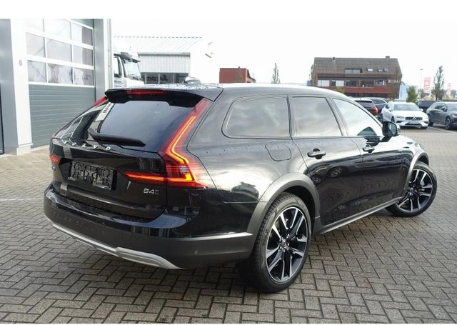 Volvo V90 Cross Country B4 D AWD Ultimate, снимка 2 - Автомобили и джипове - 47775389