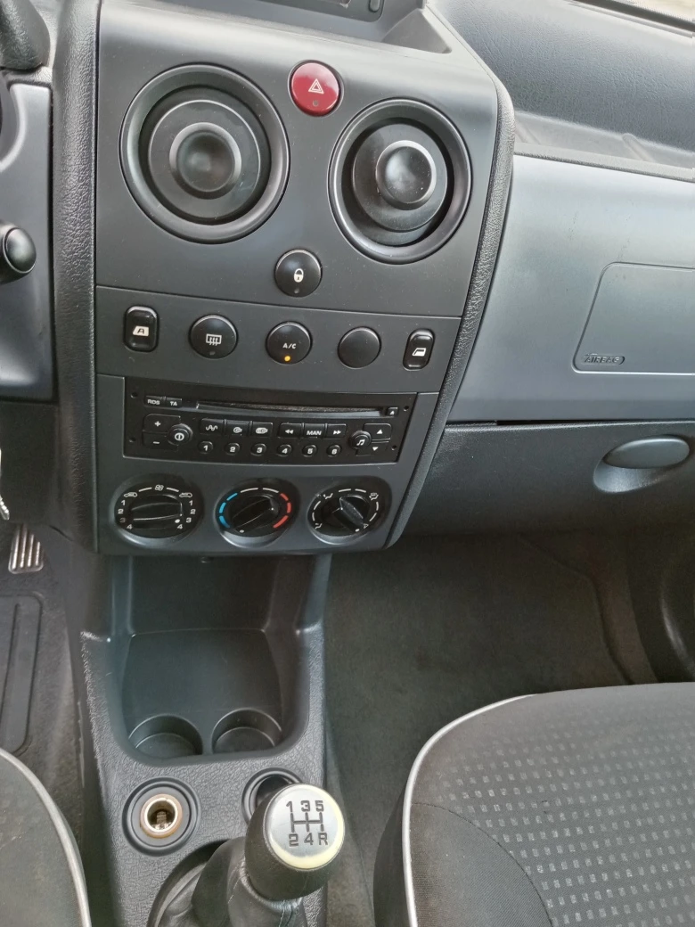 Peugeot Partner 1.6i KLIMA, снимка 17 - Автомобили и джипове - 54645554