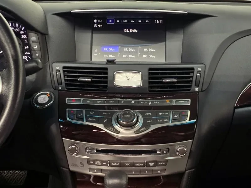 Infiniti Q70 Style 3.7 Бензин, снимка 6 - Автомобили и джипове - 55455962