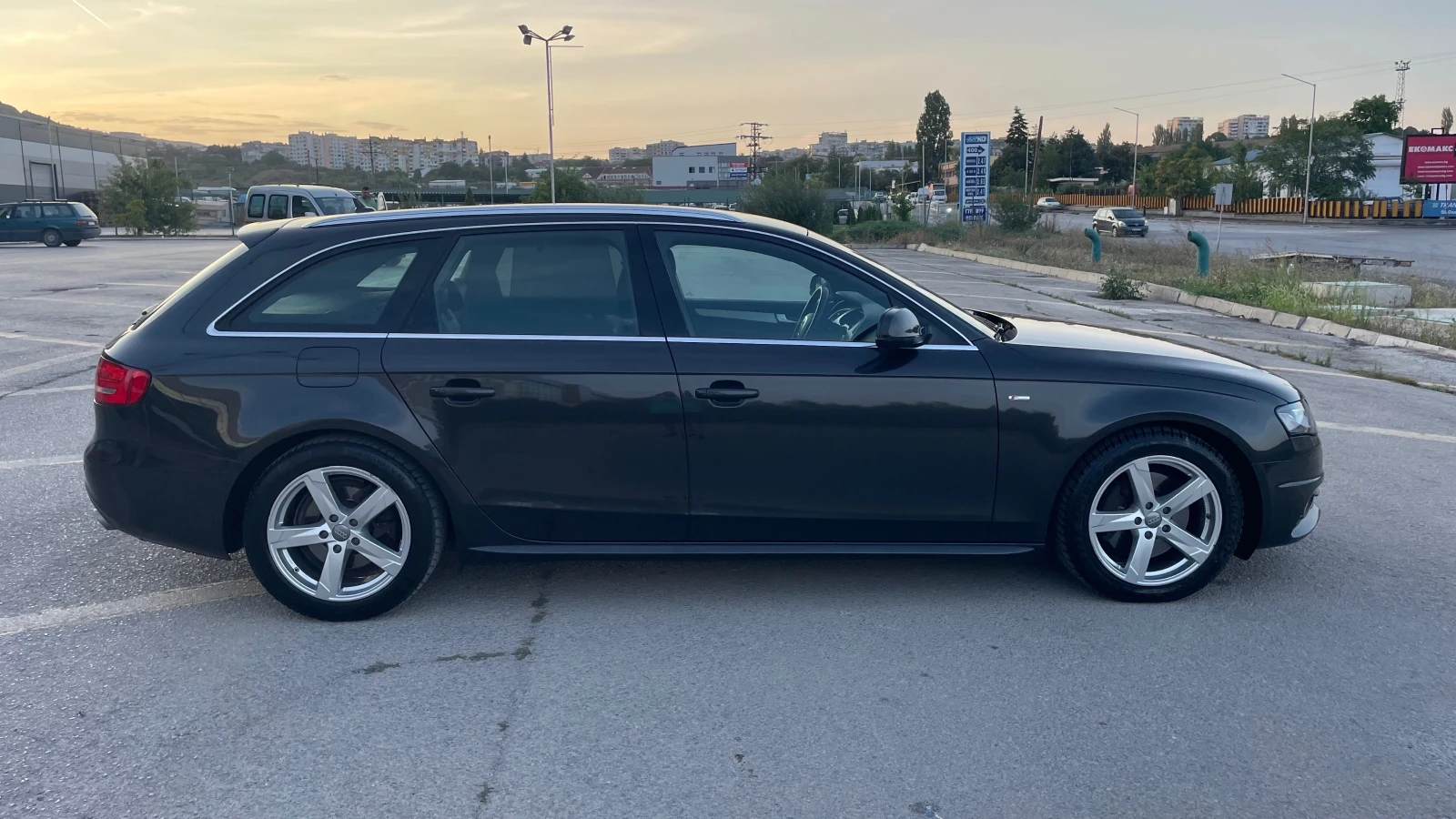 Audi A4 3.0 S-LINE - изображение 4