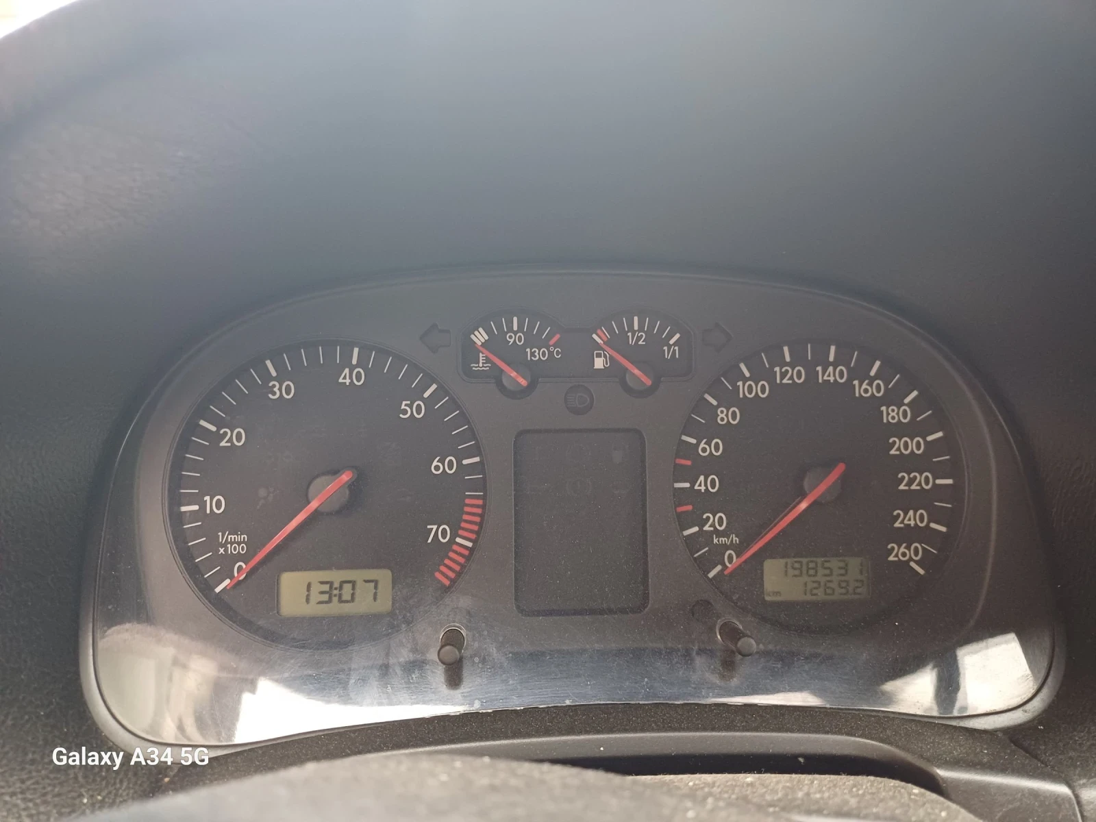 VW Golf 1.6 - изображение 9