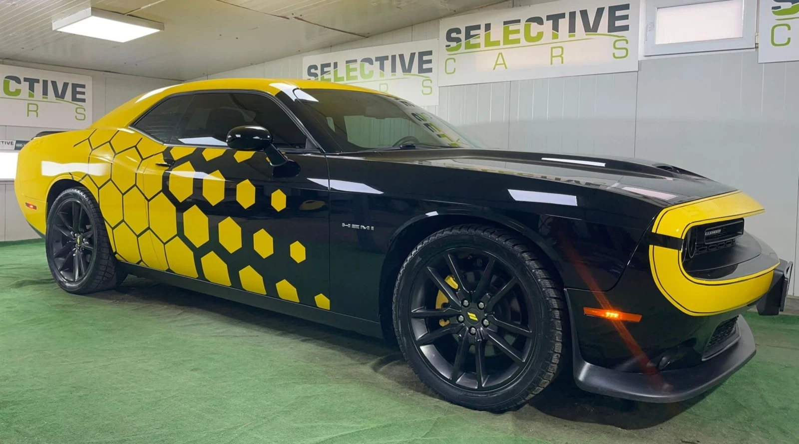 Dodge Challenger R/T * 5.7 HEMI * 2020г* Honeycomb pattern*  - изображение 9