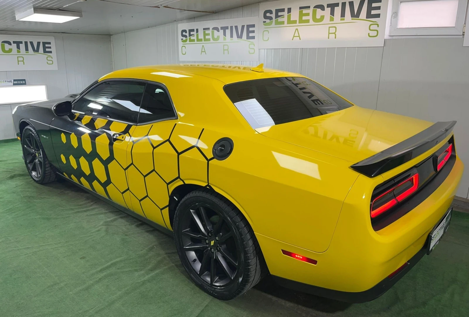 Dodge Challenger R/T * 5.7 HEMI * 2020г* Honeycomb pattern*  - изображение 6