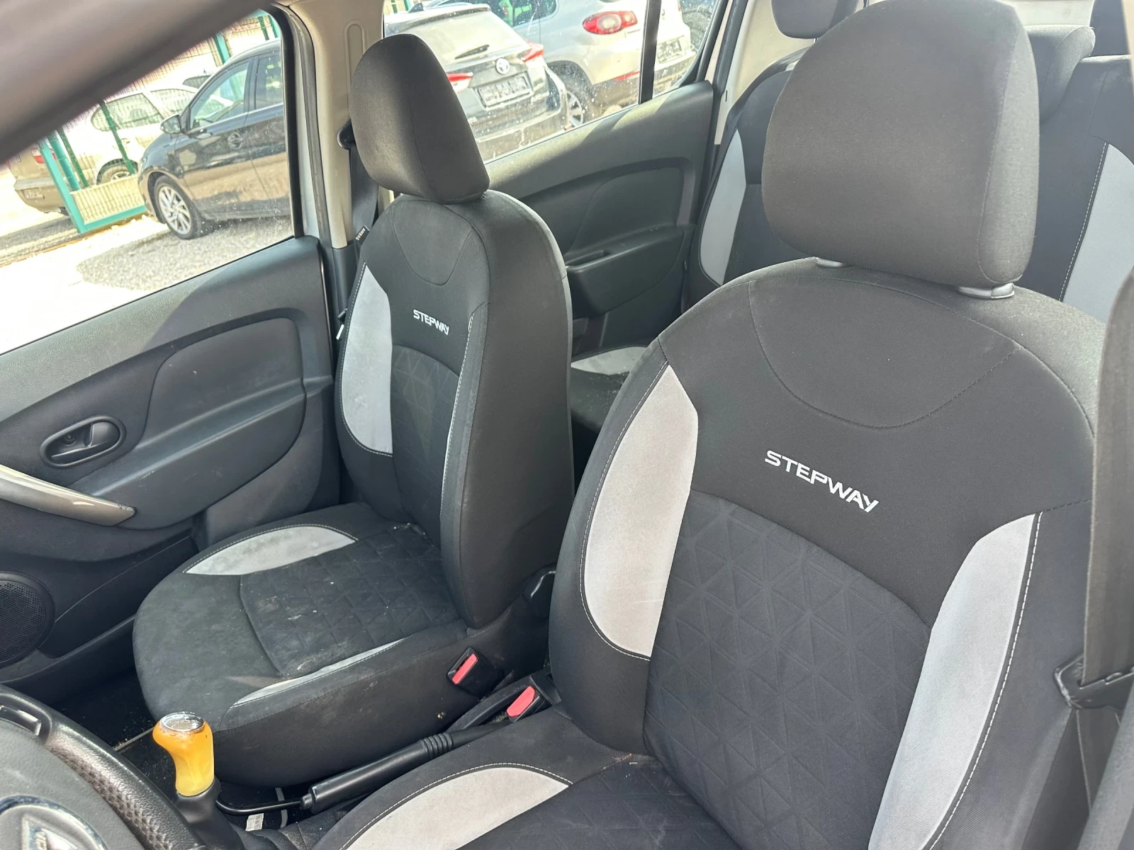 Dacia Sandero 1.5dci STEPWAY, снимка 9 - Автомобили и джипове - 53782937