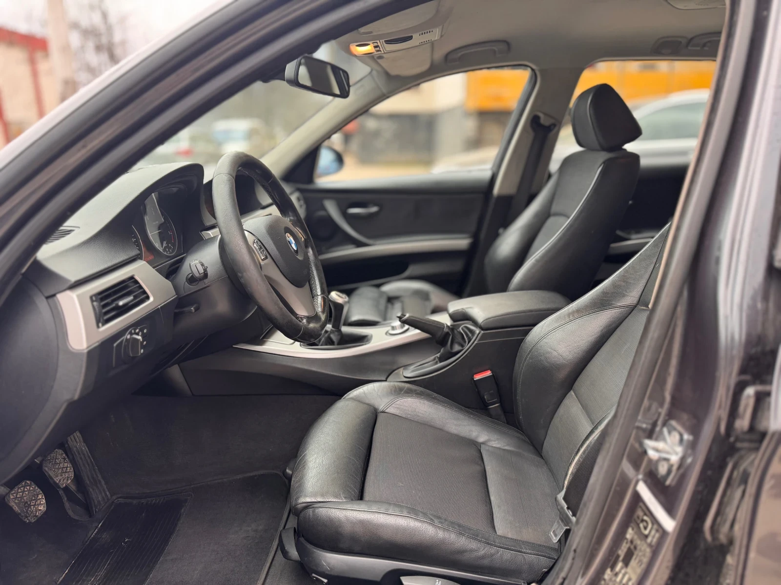 BMW 320 Ксенон, рекаро салон, навигация, мулти волан, снимка 10 - Автомобили и джипове - 53892863