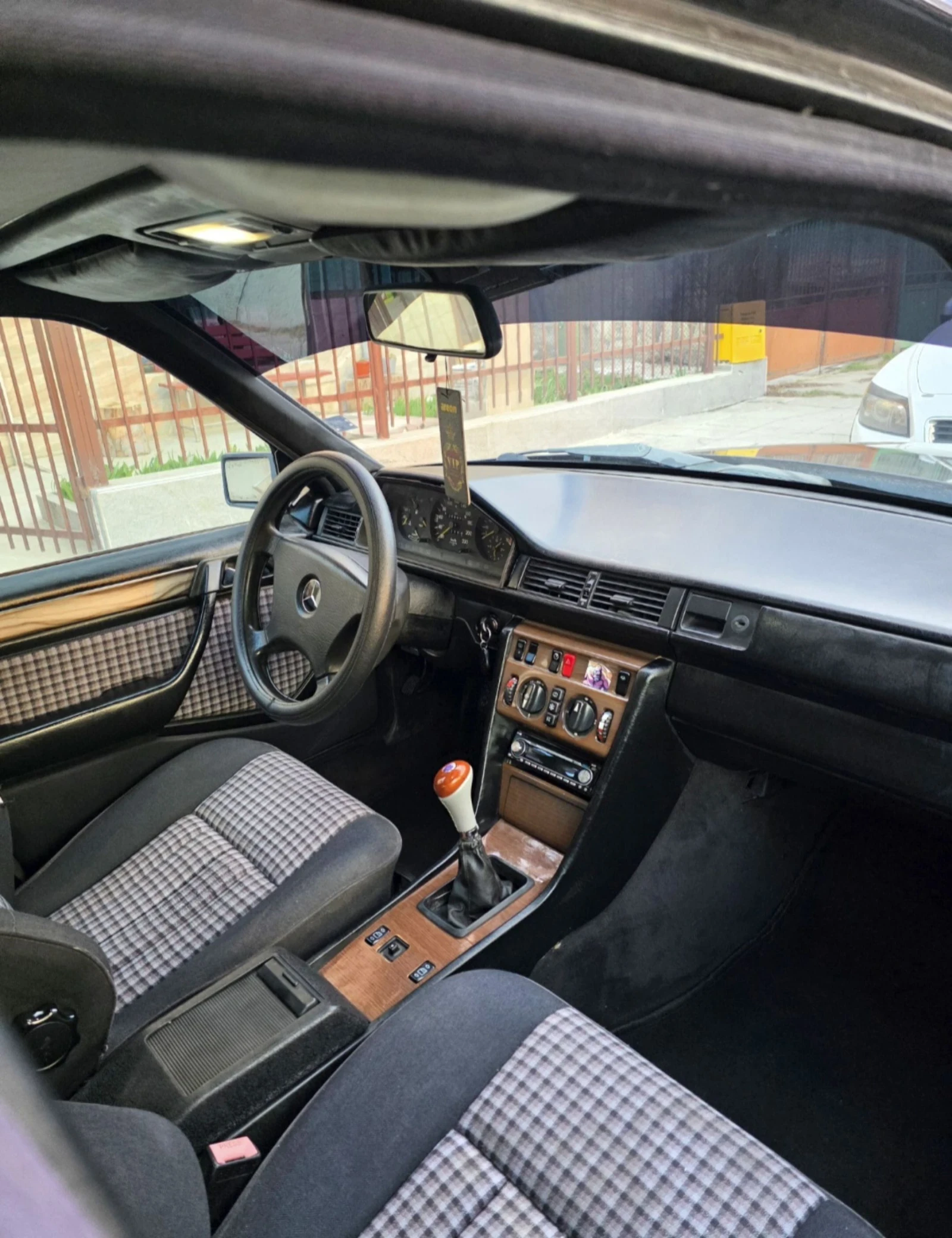 Mercedes-Benz 124, снимка 5 - Автомобили и джипове - 53920009