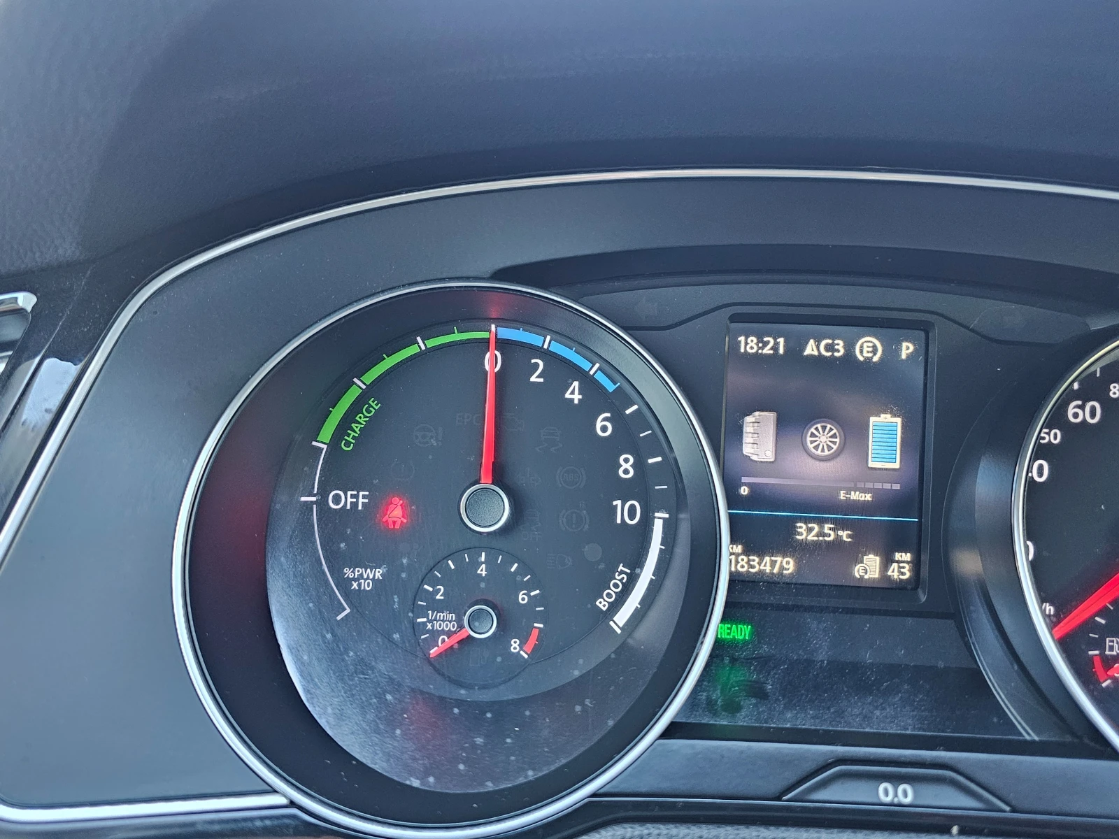 VW Passat plug-in hybrid 1.4i, снимка 11 - Автомобили и джипове - 53930260