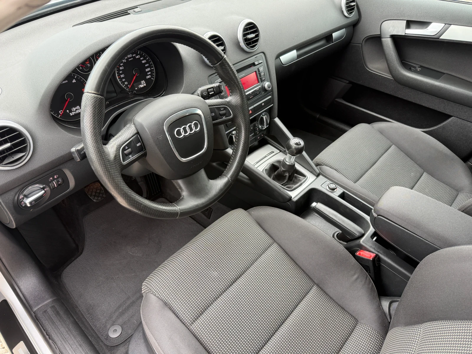 Audi A3 2.0 TDI, снимка 10 - Автомобили и джипове - 54081114