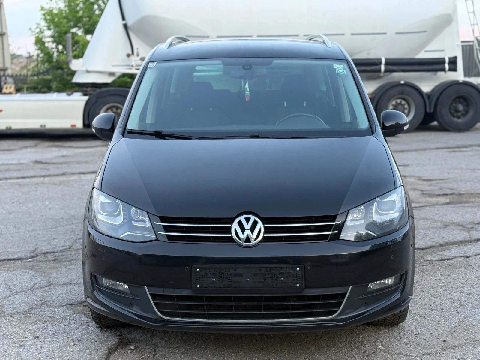 VW Sharan 2.0 TDI 7 МЕСТЕН , снимка 2 - Автомобили и джипове - 54455419