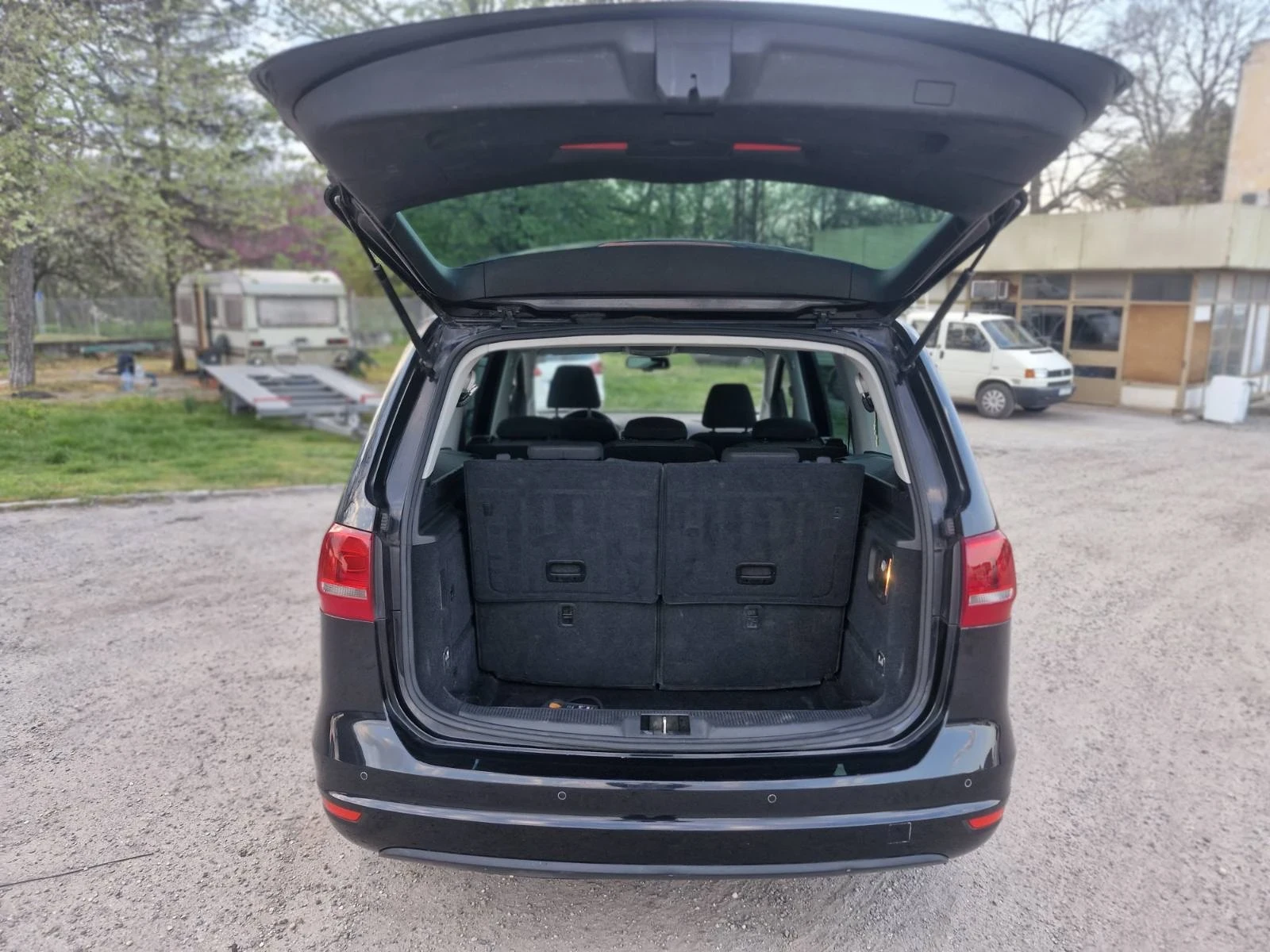 VW Sharan 2.0 TDI 7 МЕСТЕН , снимка 5 - Автомобили и джипове - 54455419