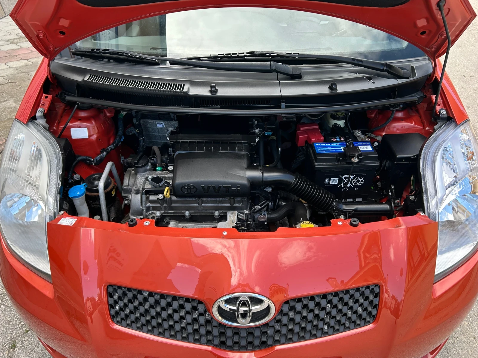 Toyota Yaris 1.3VVT-i КЛИМАТИК, снимка 15 - Автомобили и джипове - 54515781