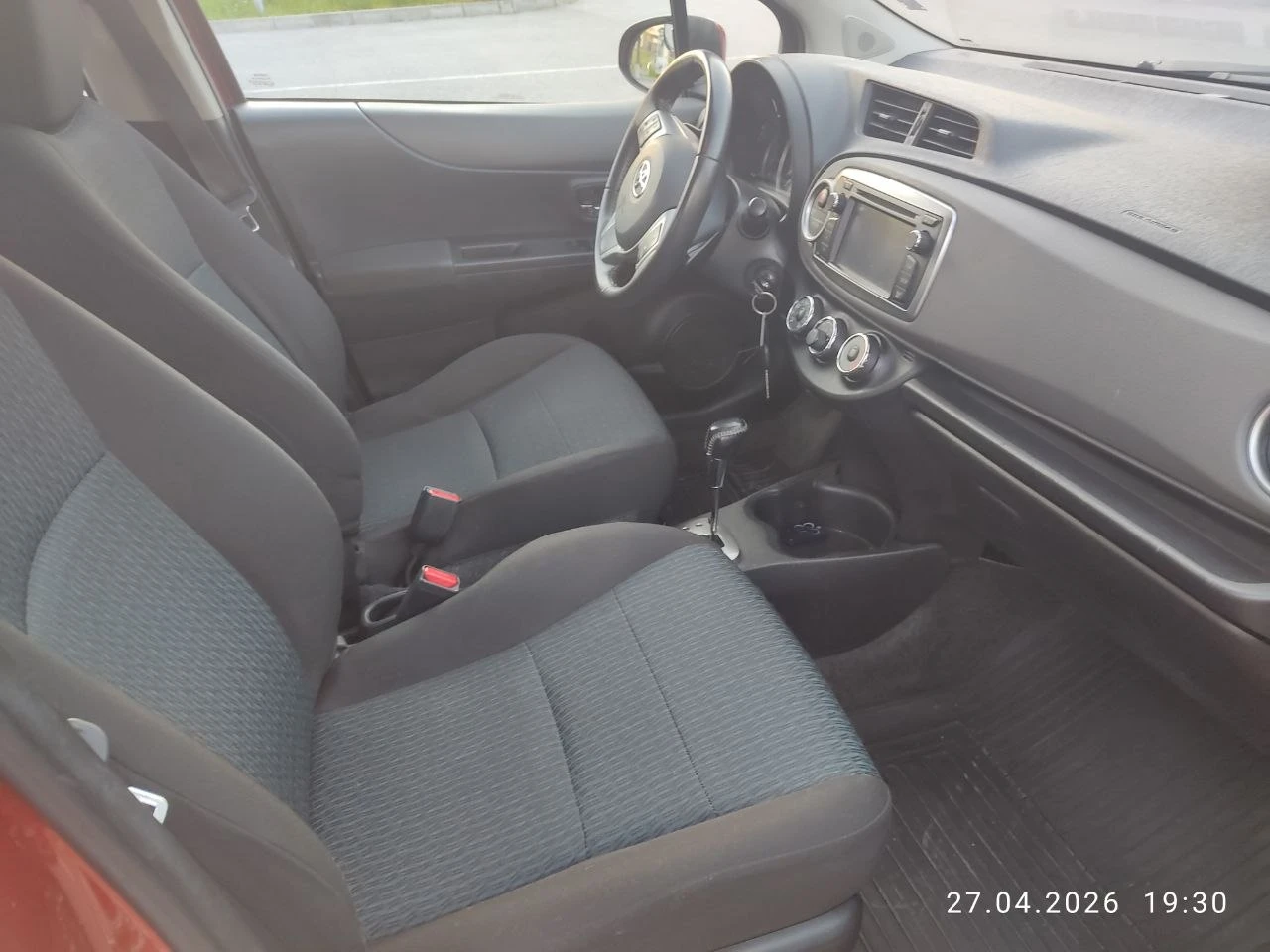 Toyota Yaris, снимка 9 - Автомобили и джипове - 54613690