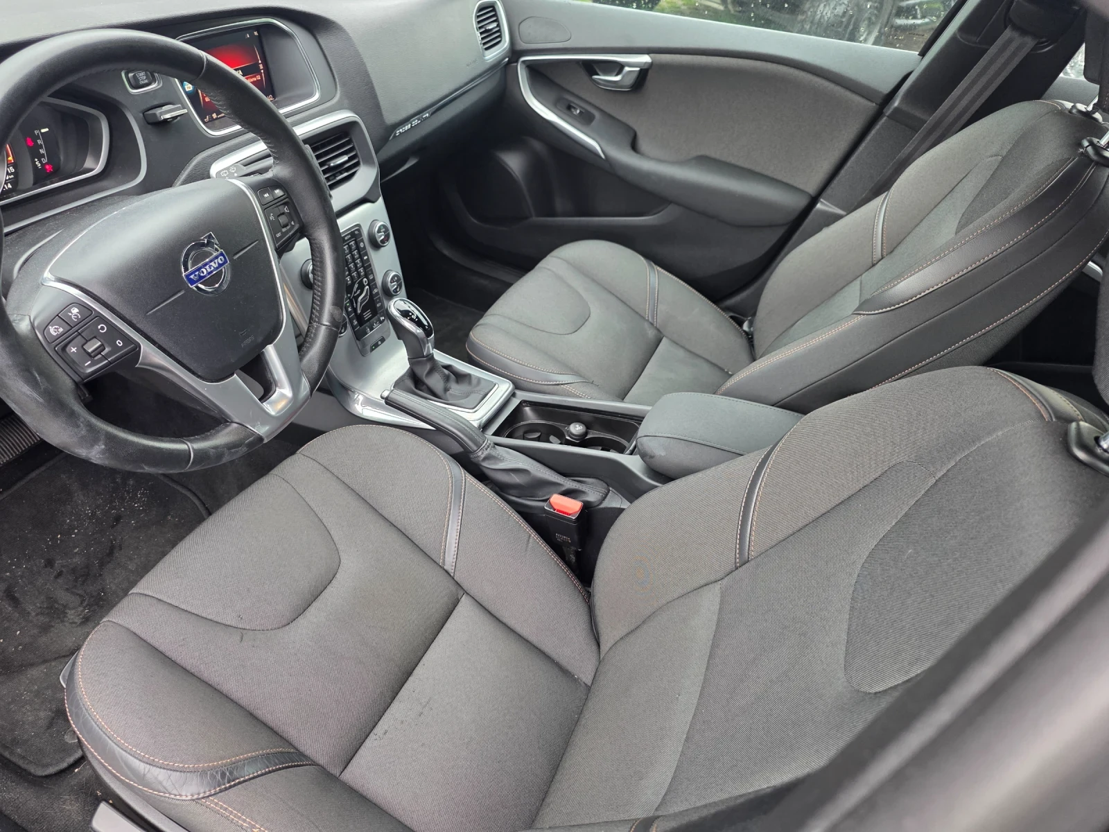 Volvo V40 Cross Country БЕНЗИН АВТОМАТ, снимка 7 - Автомобили и джипове - 54747482