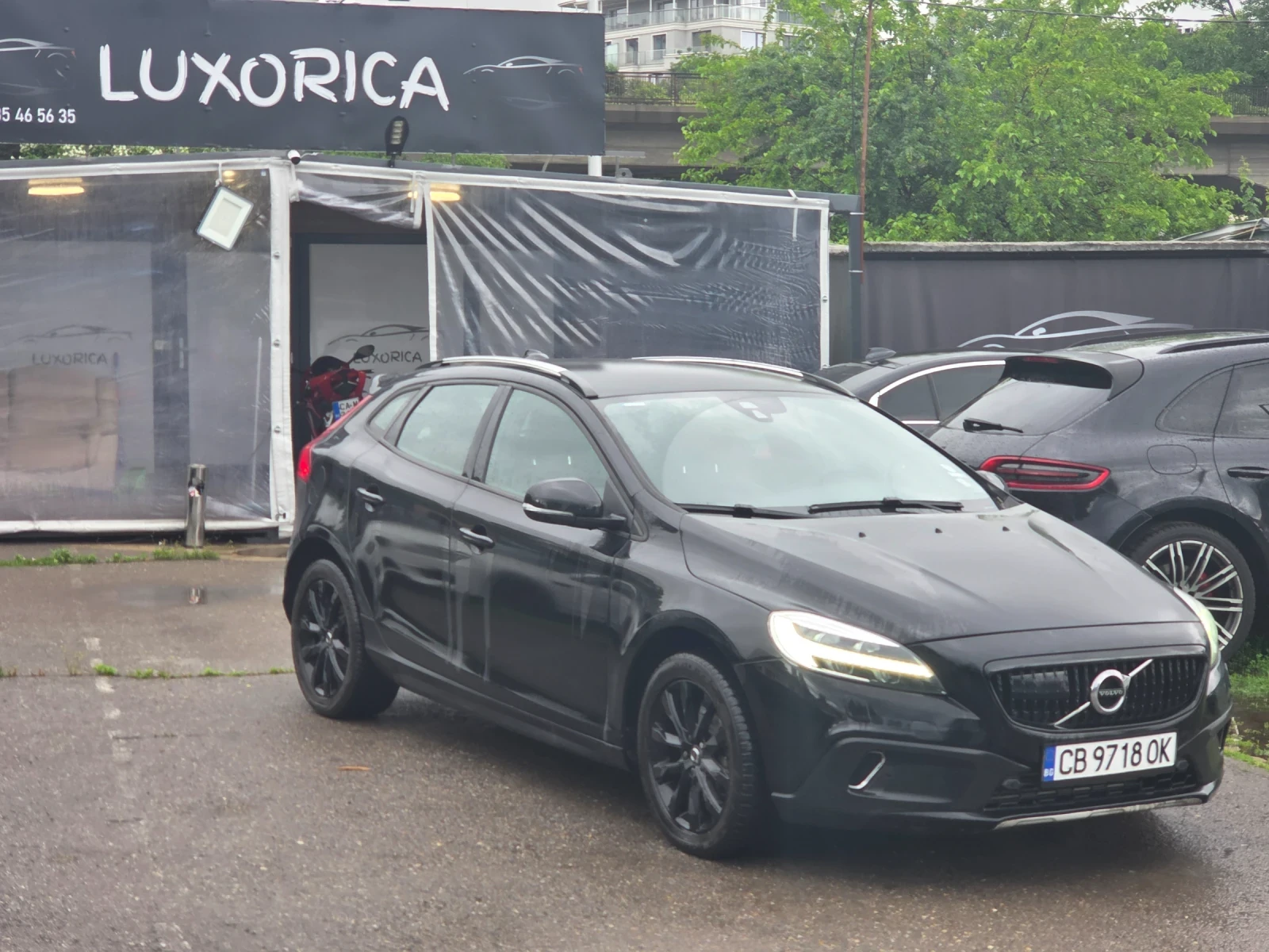 Volvo V40 Cross Country БЕНЗИН АВТОМАТ, снимка 2 - Автомобили и джипове - 54747482