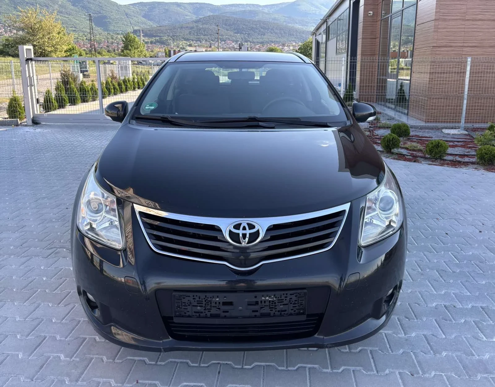 Toyota Avensis 2.0D4d/126кс/FACELiFT/Навигация/Камера/Климатроник, снимка 3 - Автомобили и джипове - 54874876