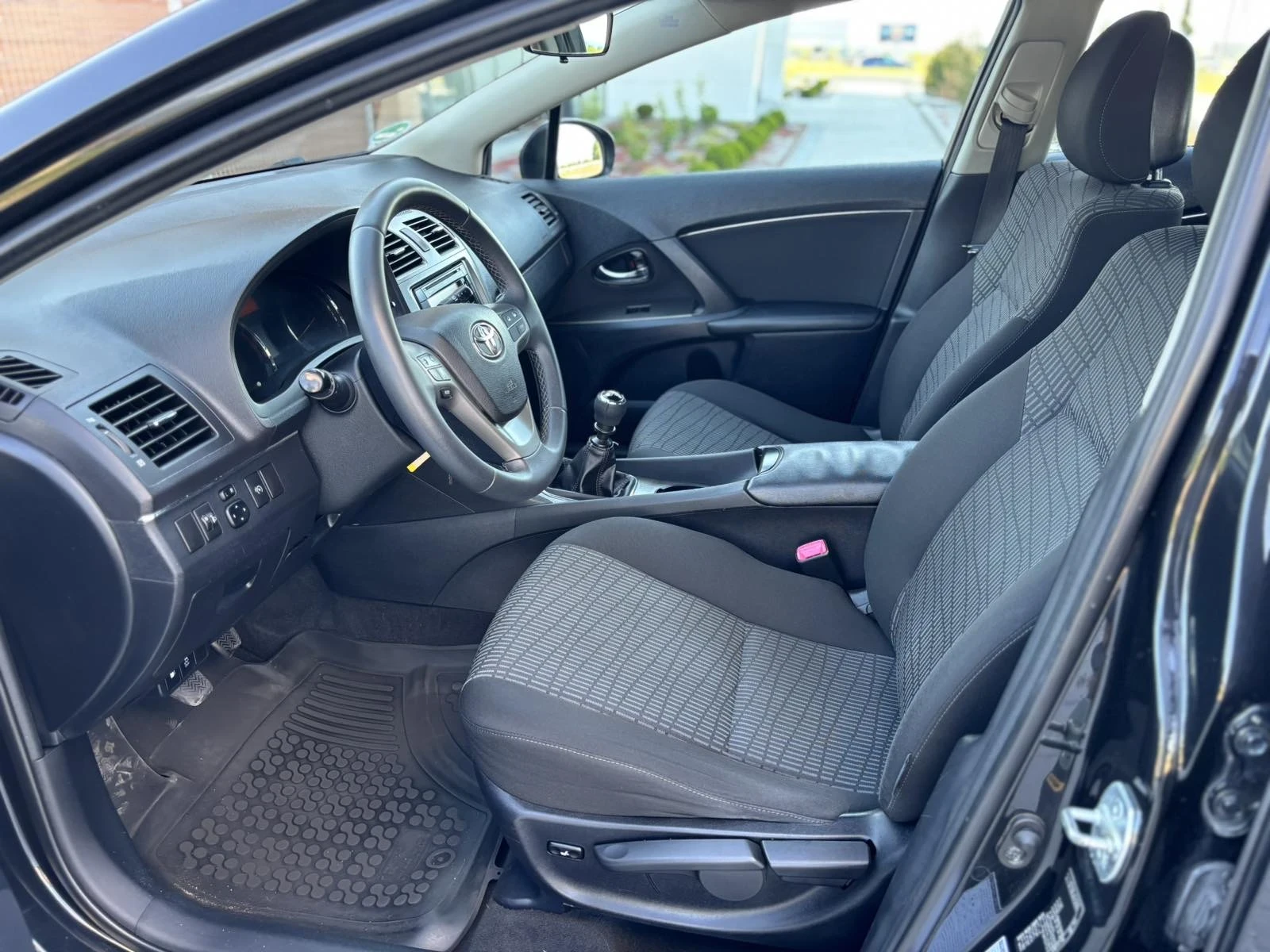 Toyota Avensis 2.0D4d/126кс/FACELiFT/Навигация/Камера/Климатроник, снимка 10 - Автомобили и джипове - 54874876