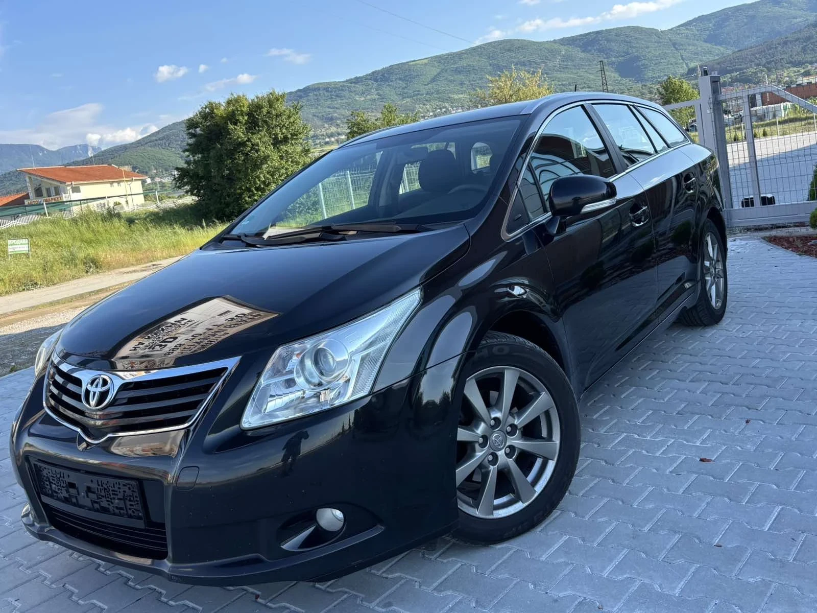 Toyota Avensis 2.0D4d/126кс/FACELiFT/Навигация/Камера/Климатроник, снимка 1 - Автомобили и джипове - 54874876