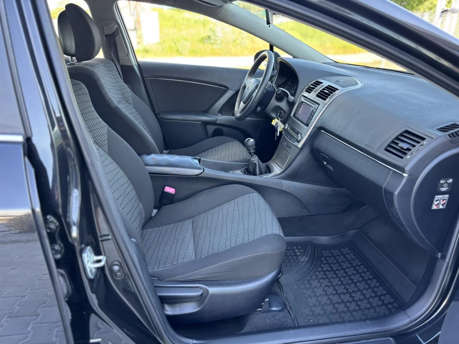 Toyota Avensis 2.0D4d/126кс/FACELiFT/Навигация/Камера/Климатроник, снимка 7 - Автомобили и джипове - 54874876