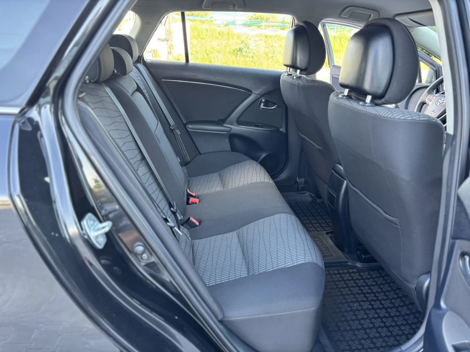 Toyota Avensis 2.0D4d/126кс/FACELiFT/Навигация/Камера/Климатроник, снимка 8 - Автомобили и джипове - 54874876