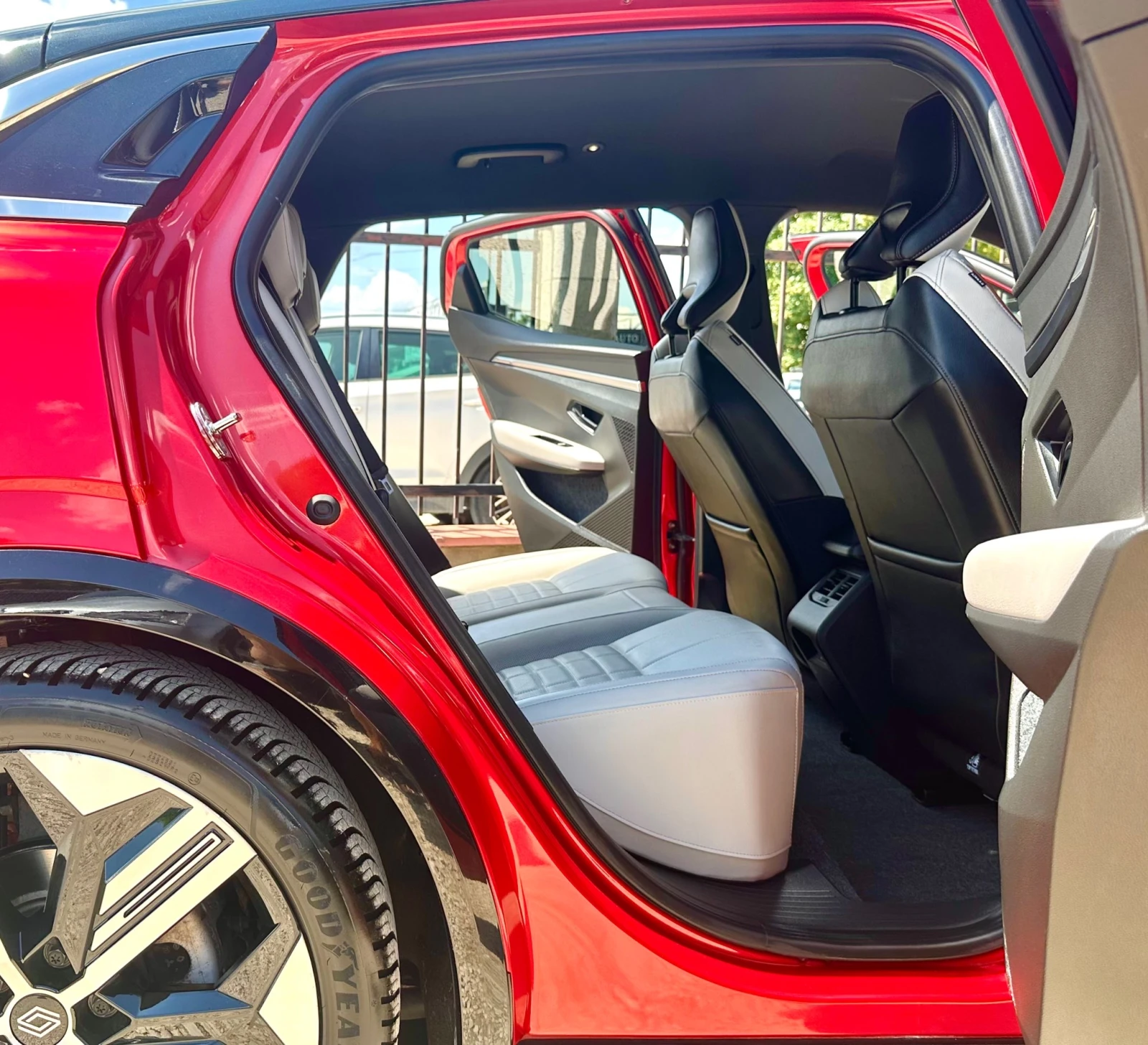 Renault Megane E-Tech EV60 60Kwh Iconic �������� SOH 95, 2% | Mobile.bg � ����������� 13