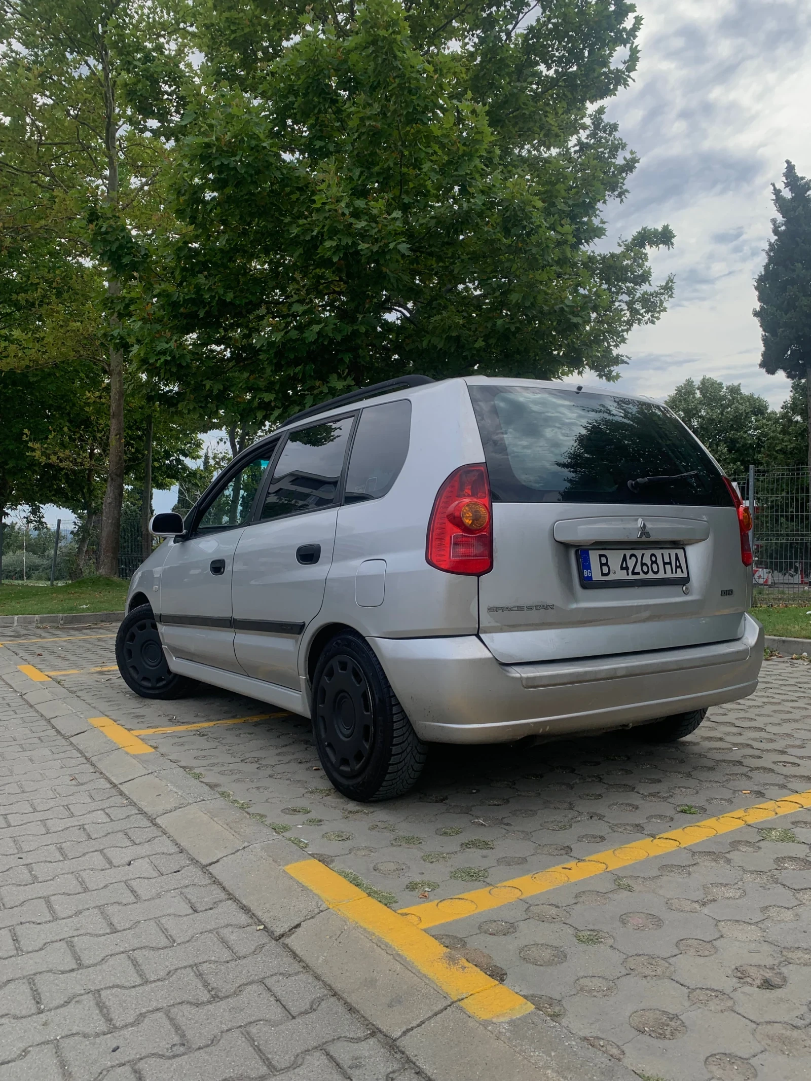 Mitsubishi Space star 1.9 di-d, снимка 7 - Автомобили и джипове - 55412724