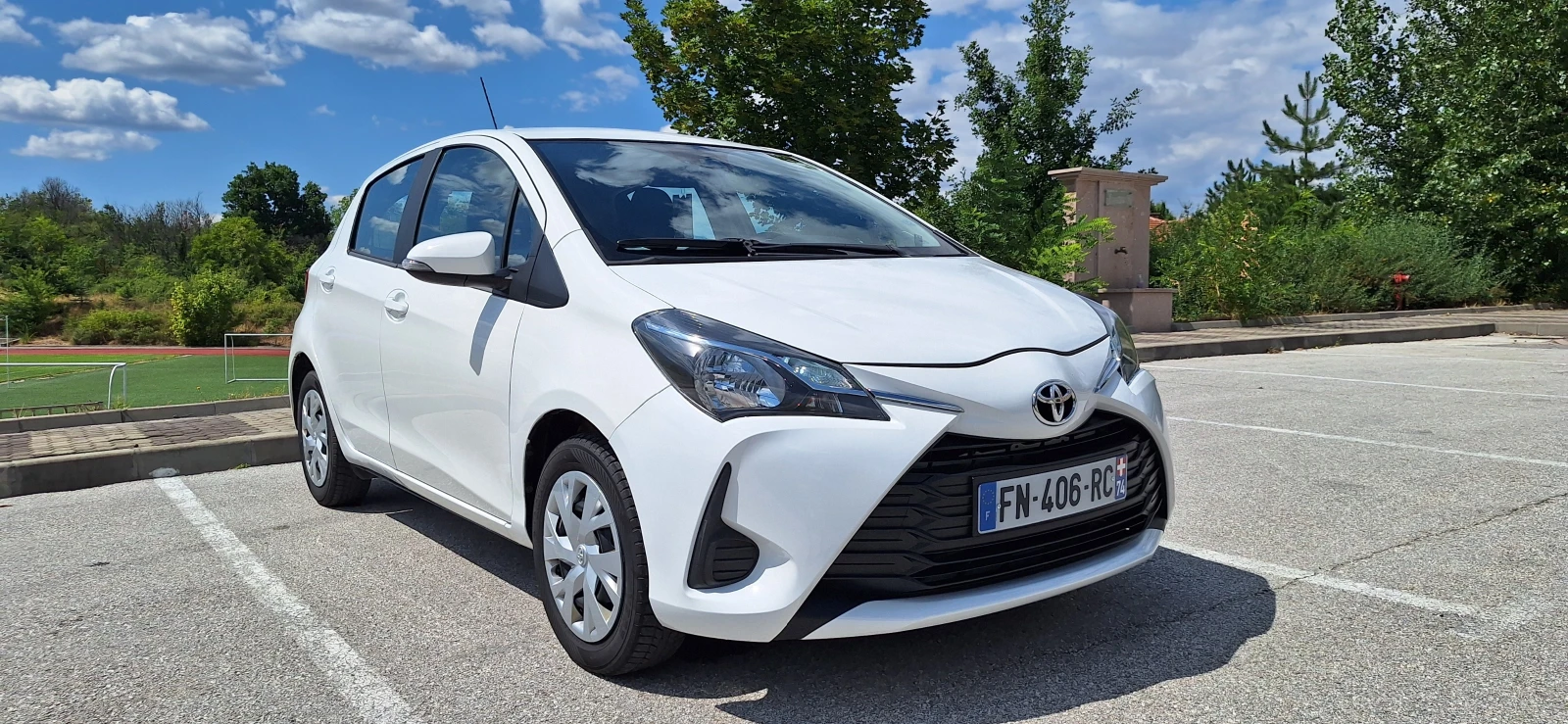 Toyota Yaris 1.5 VVT-I, снимка 3 - Автомобили и джипове - 55416742