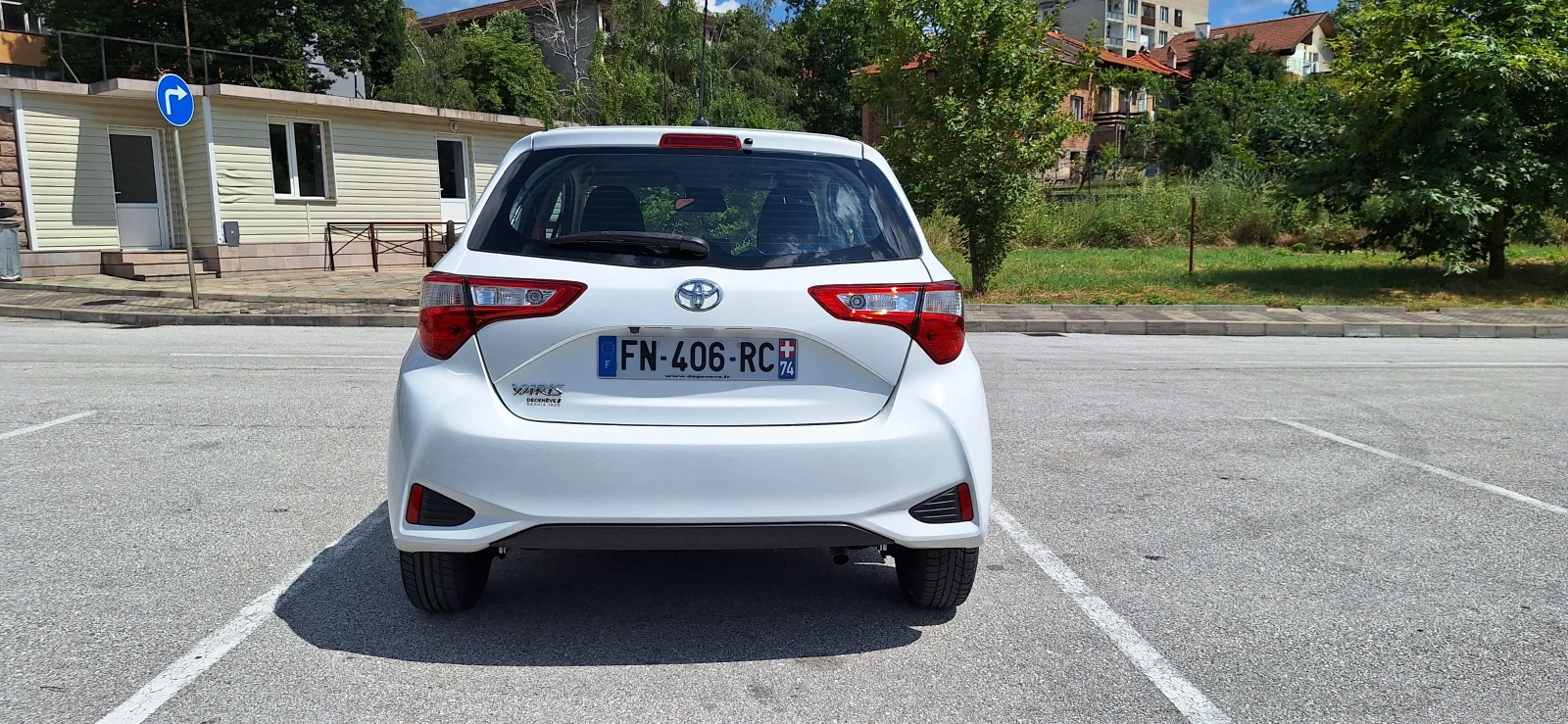 Toyota Yaris 1.5 VVT-I, снимка 8 - Автомобили и джипове - 55416742