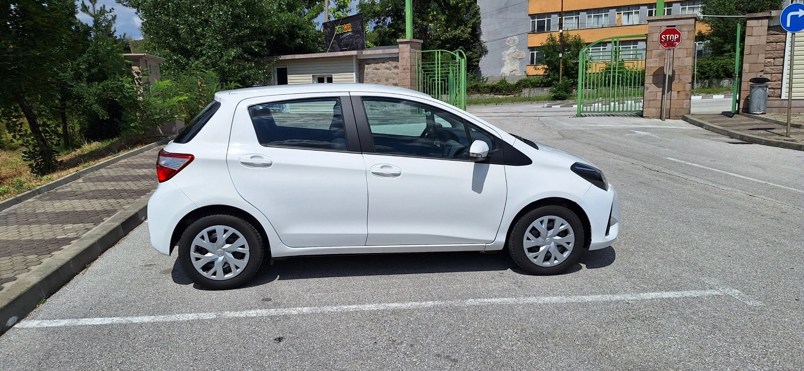 Toyota Yaris 1.5 VVT-I, снимка 5 - Автомобили и джипове - 55416742