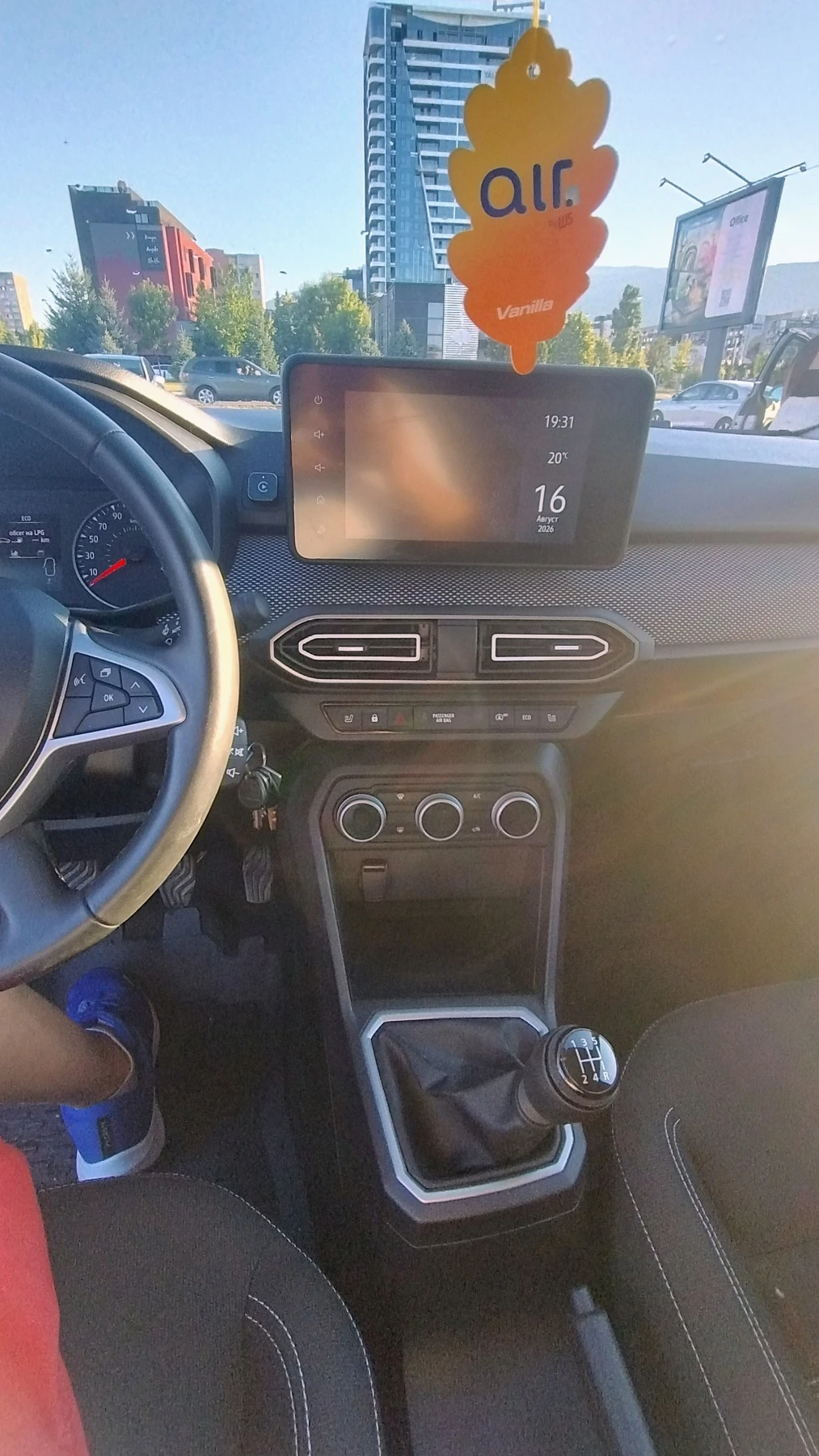 Dacia Logan, снимка 12 - Автомобили и джипове - 55683367