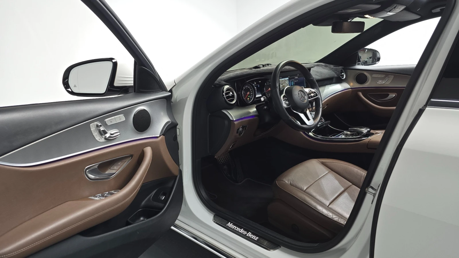 Mercedes-Benz C 300 Avantgarde, снимка 9 - Автомобили и джипове - 55810484