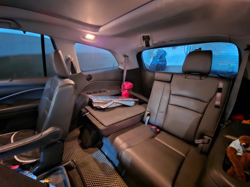 Honda Pilot Touring 3.5 V6 AWD, снимка 11 - Автомобили и джипове - 52507747